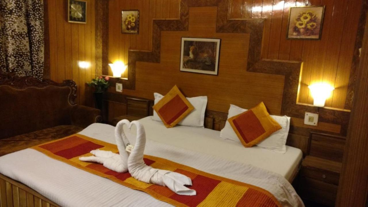 Goroomgo Ankur Lake View Mall Road Nainital - Prime Location With Luxury Room Exterior foto